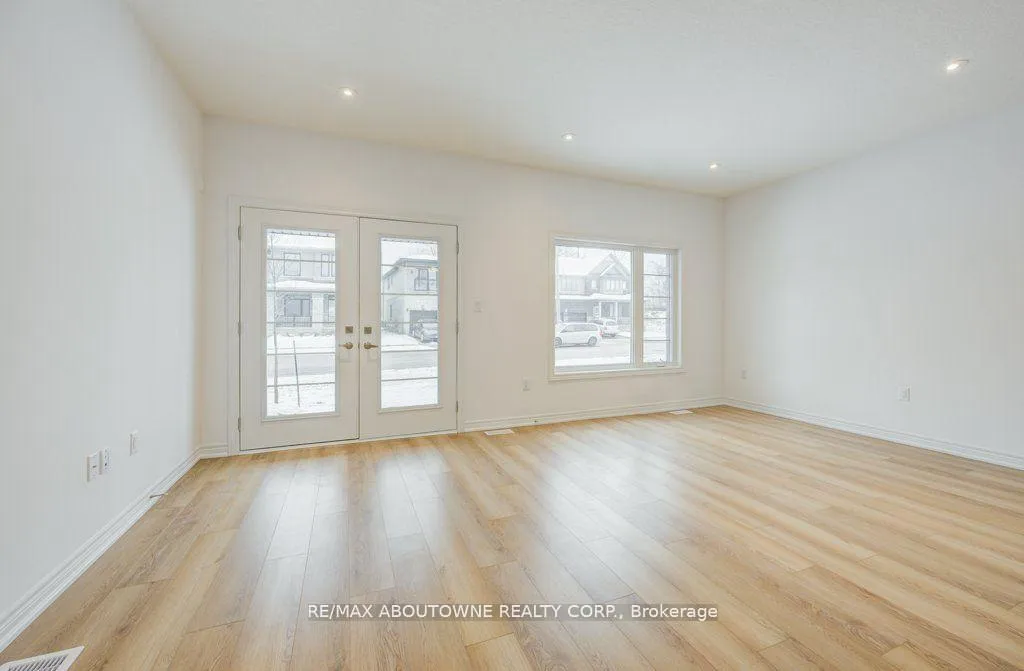 Photo 11 of Unit 85, 120 Court Drive, Brant, Paris — HOMEH