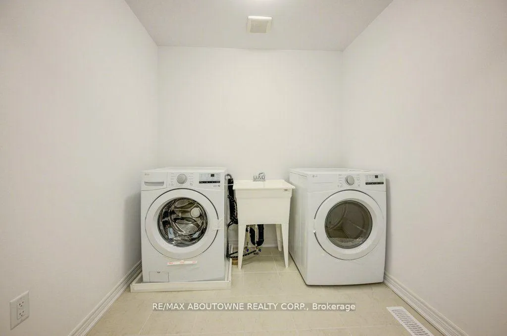 Photo 25 of Unit 85, 120 Court Drive, Brant, Paris — HOMEH