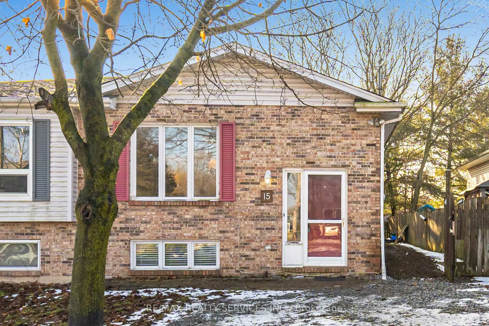 Photo 1 of 15 Margaret Street, Thorold, Port Robinson — HOMEH