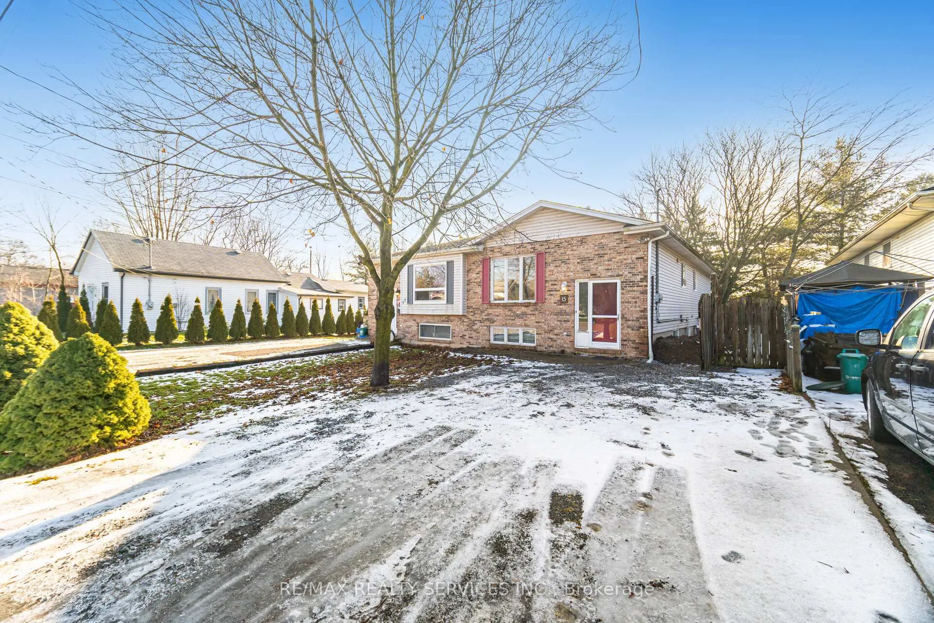 Photo 3 of 15 Margaret Street, Thorold, Port Robinson — HOMEH