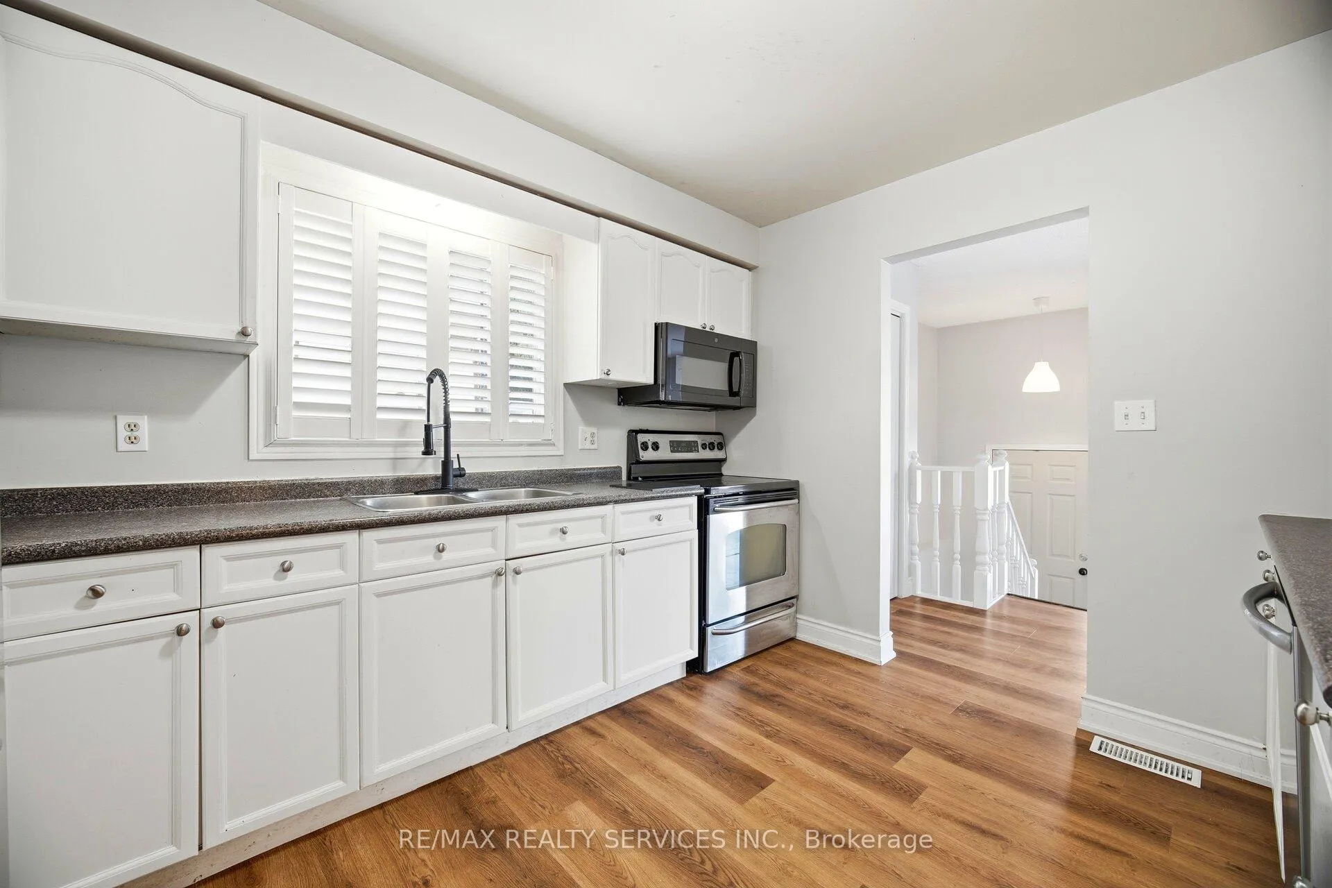 Photo 17 of 15 Margaret Street, Thorold, Port Robinson — HOMEH