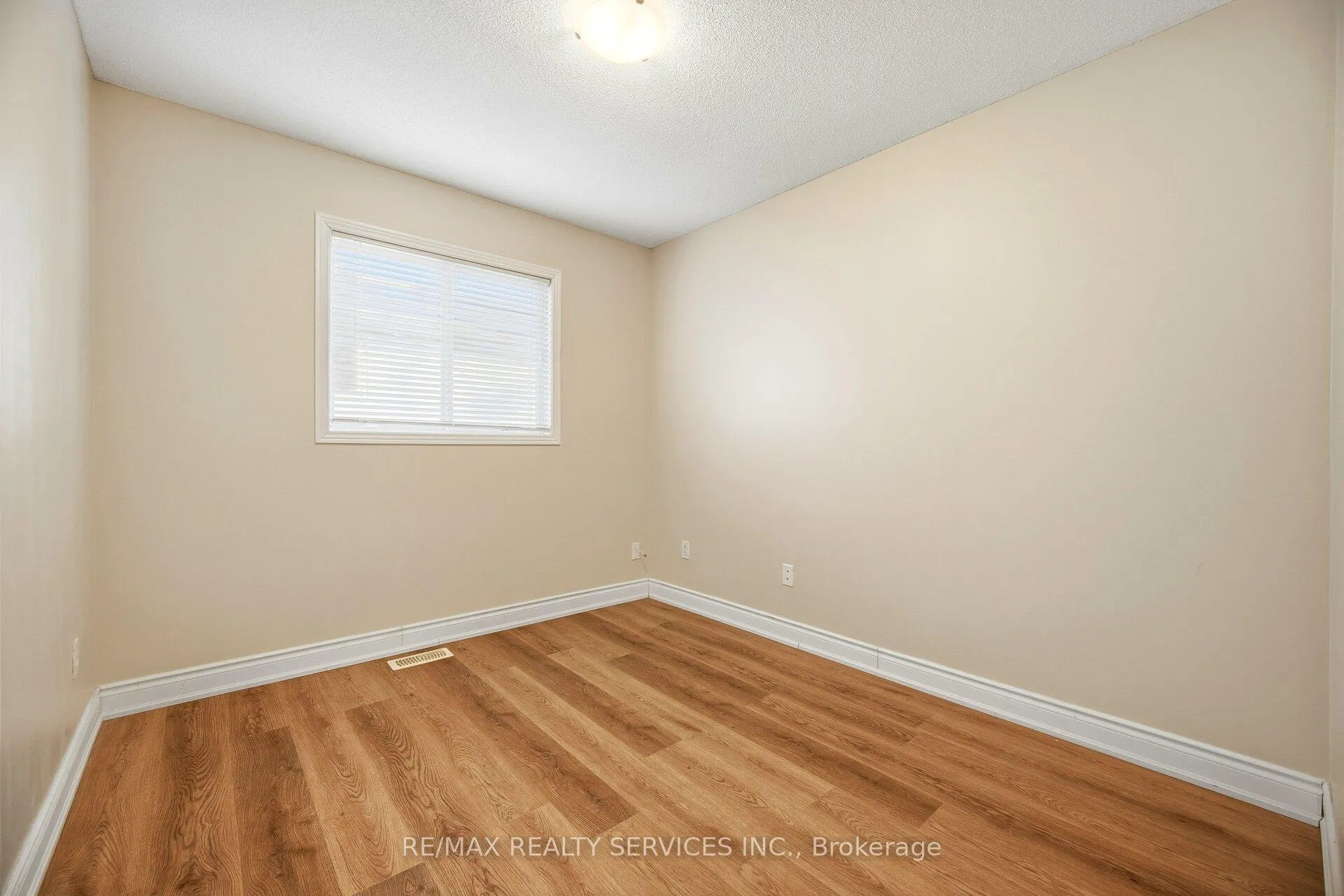 Photo 29 of 15 Margaret Street, Thorold, Port Robinson — HOMEH
