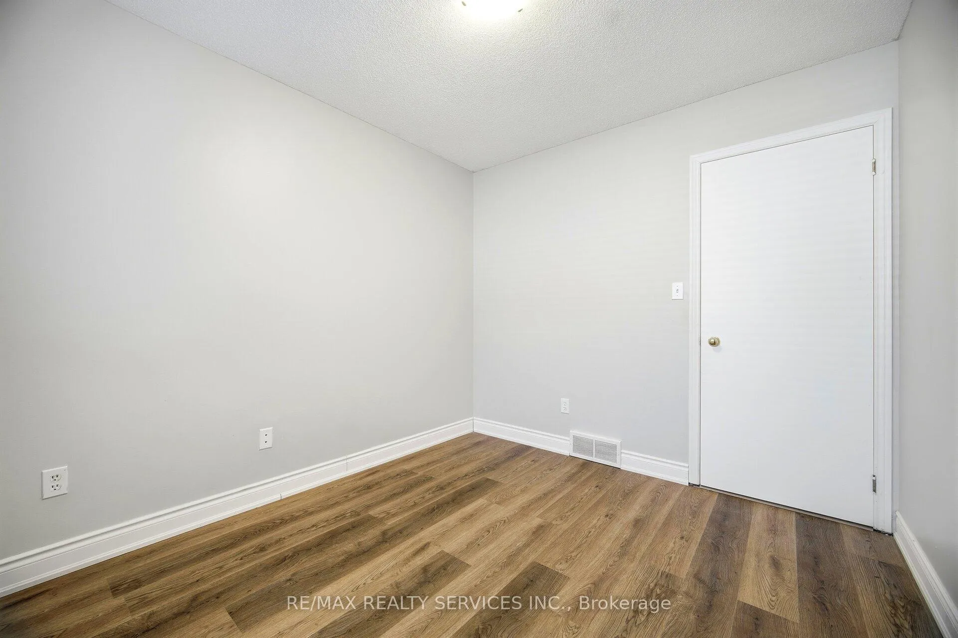 Photo 30 of 15 Margaret Street, Thorold, Port Robinson — HOMEH