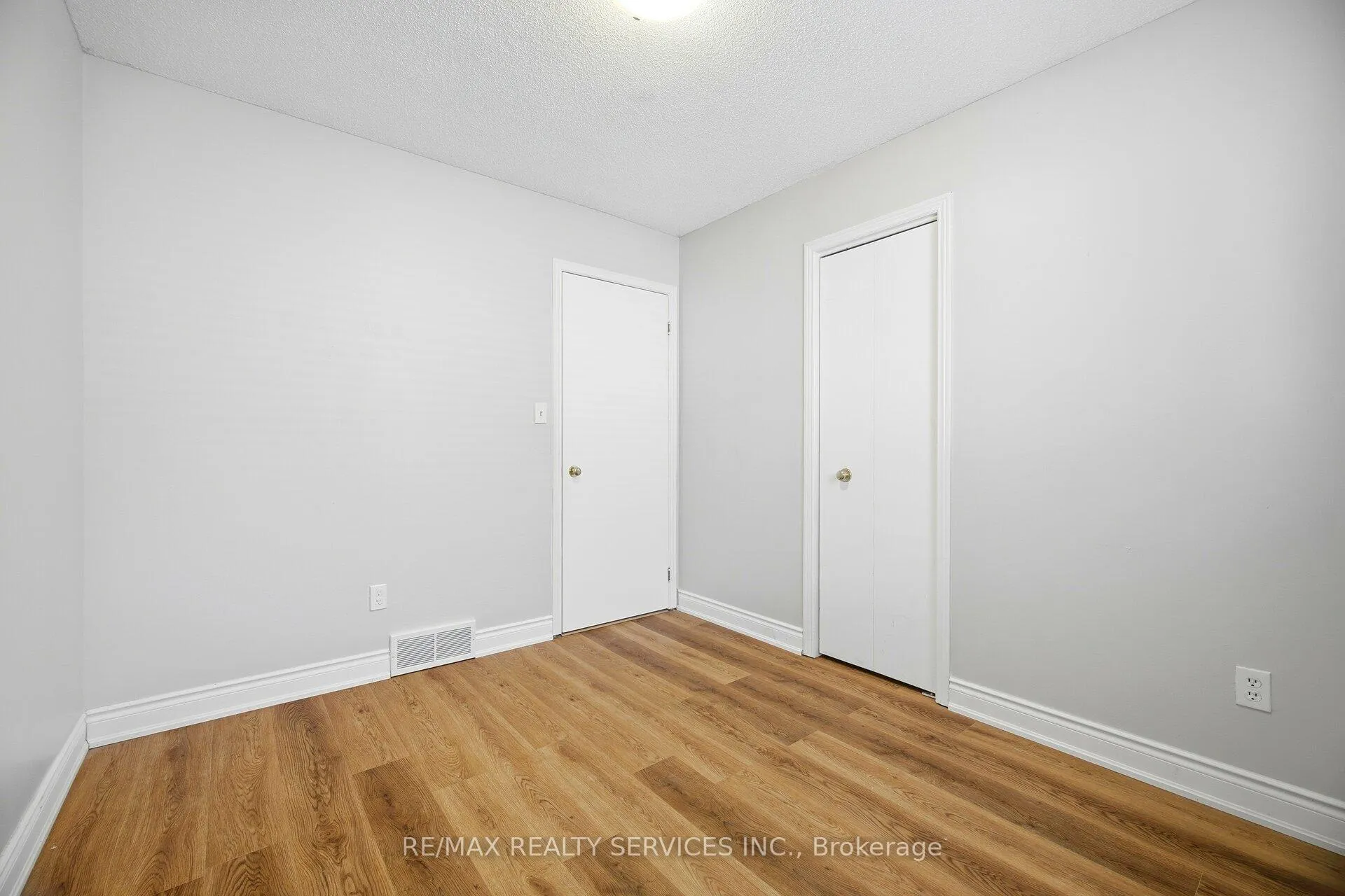 Photo 31 of 15 Margaret Street, Thorold, Port Robinson — HOMEH