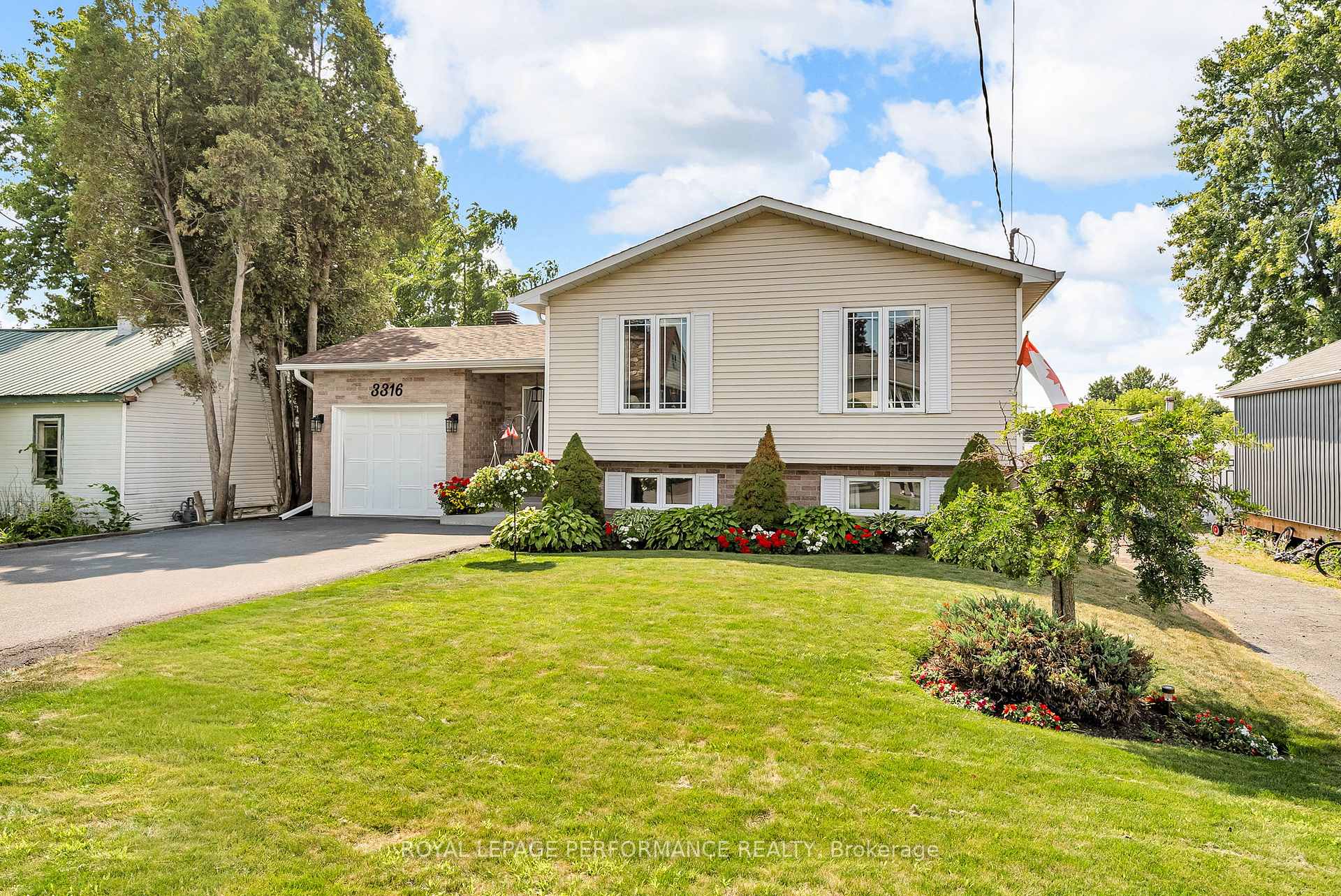 Photo 3 of 3316 Duval Avenue, Cornwall — HOMEH