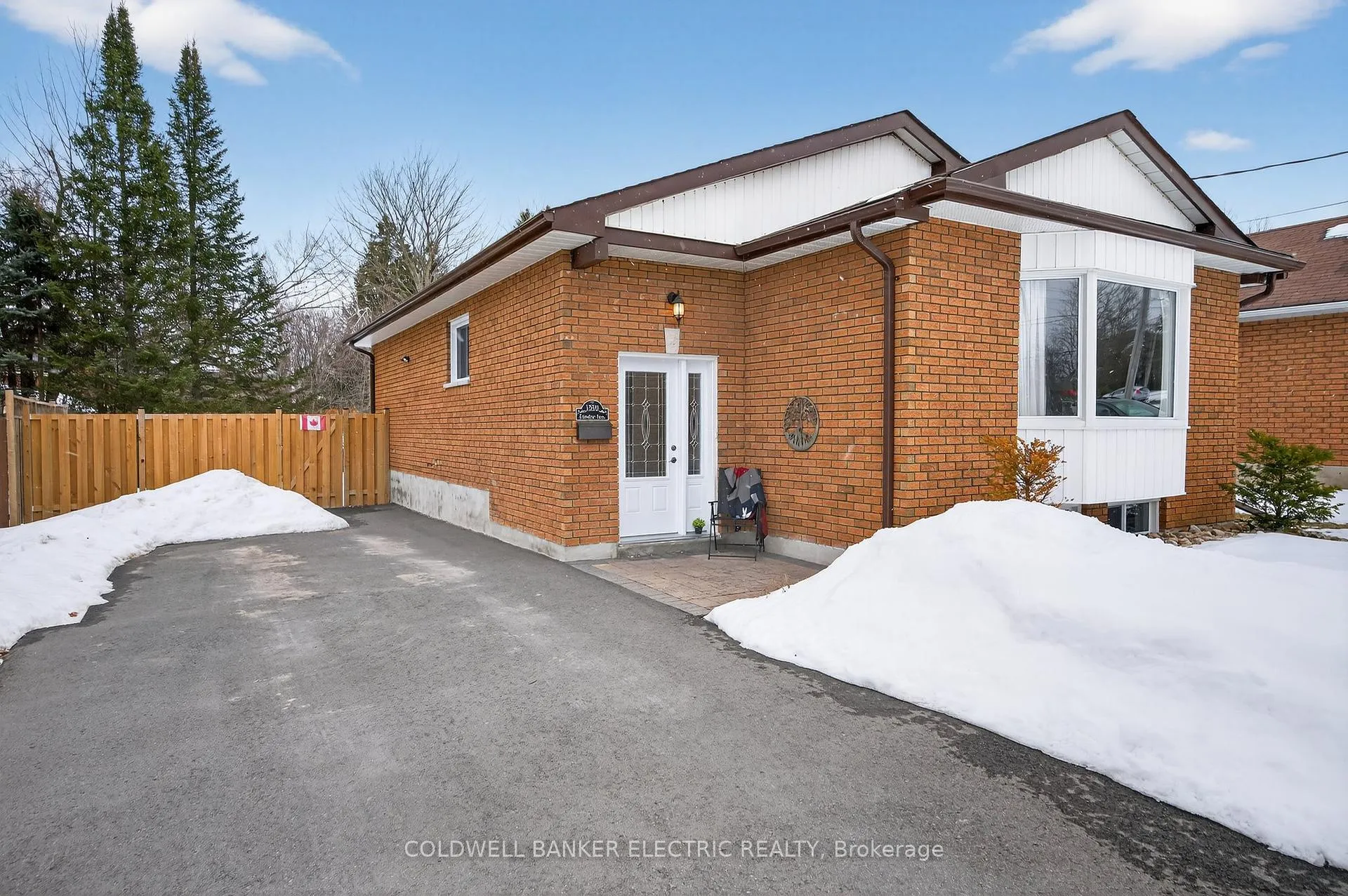 Photo 2 of 1599 Forster Avenue, Peterborough, Otonabee Ward 1 — HOMEH
