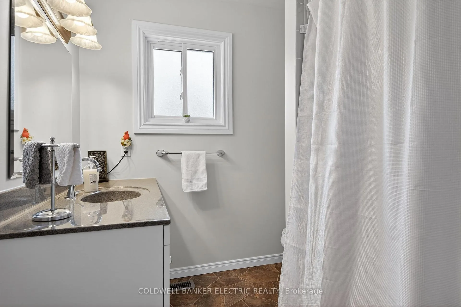 Photo 21 of 1599 Forster Avenue, Peterborough, Otonabee Ward 1 — HOMEH