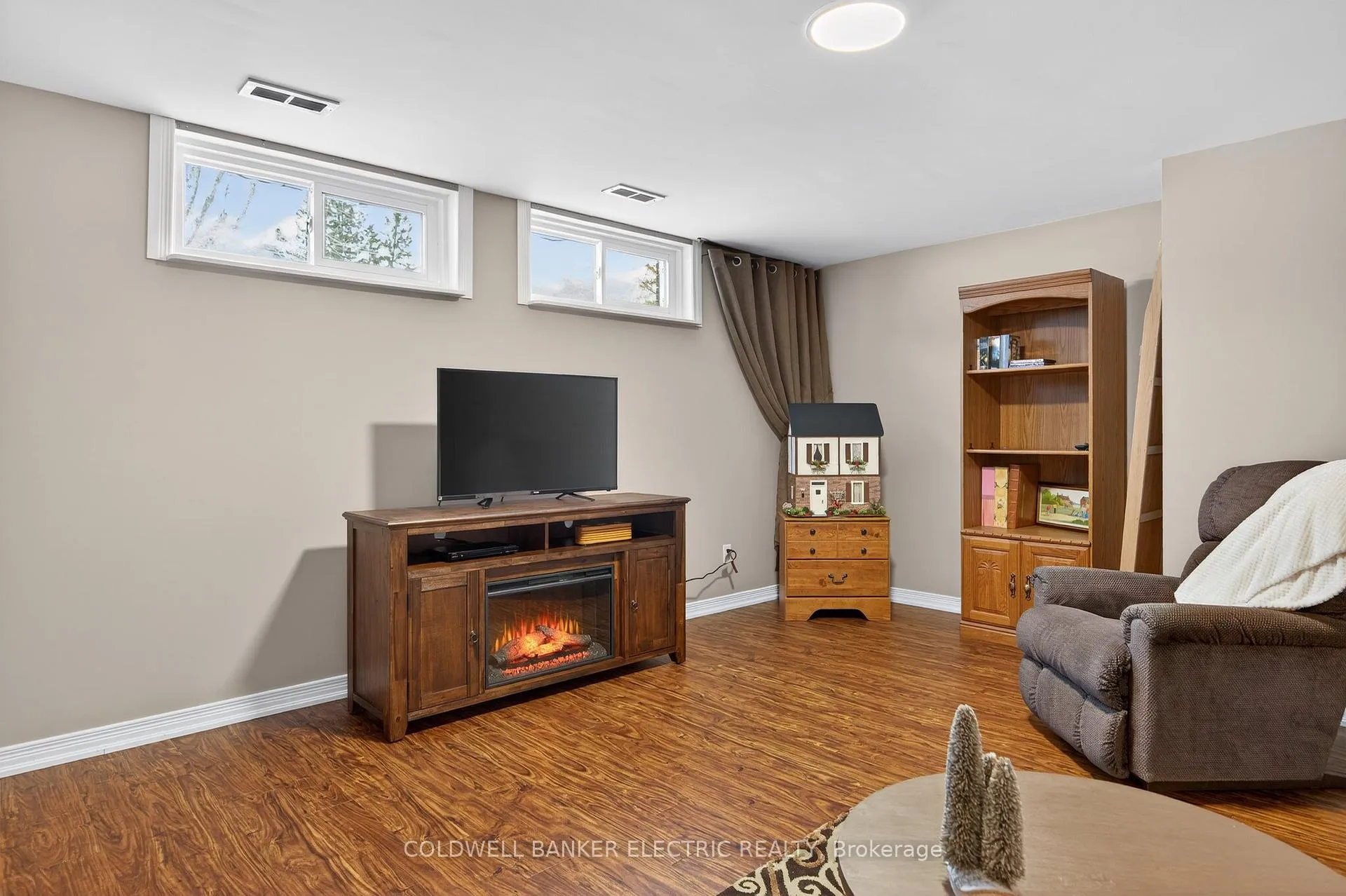 Photo 25 of 1599 Forster Avenue, Peterborough, Otonabee Ward 1 — HOMEH