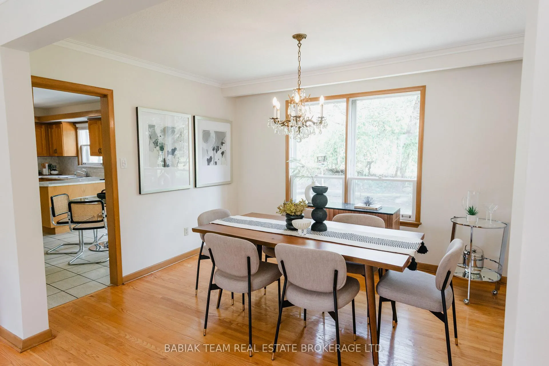 Photo 10 of 7 Innisfree Court, Toronto, High Park-Swansea — HOMEH