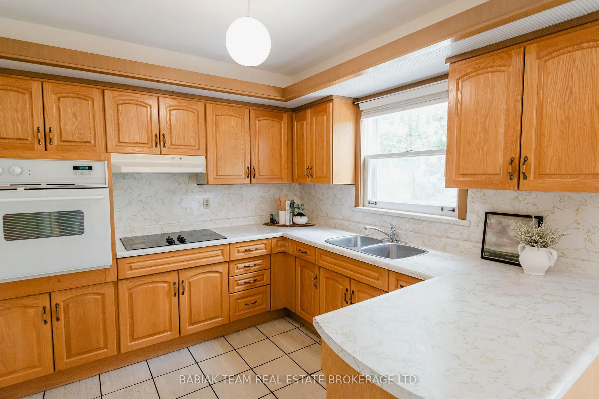 Photo 12 of 7 Innisfree Court, Toronto, High Park-Swansea — HOMEH