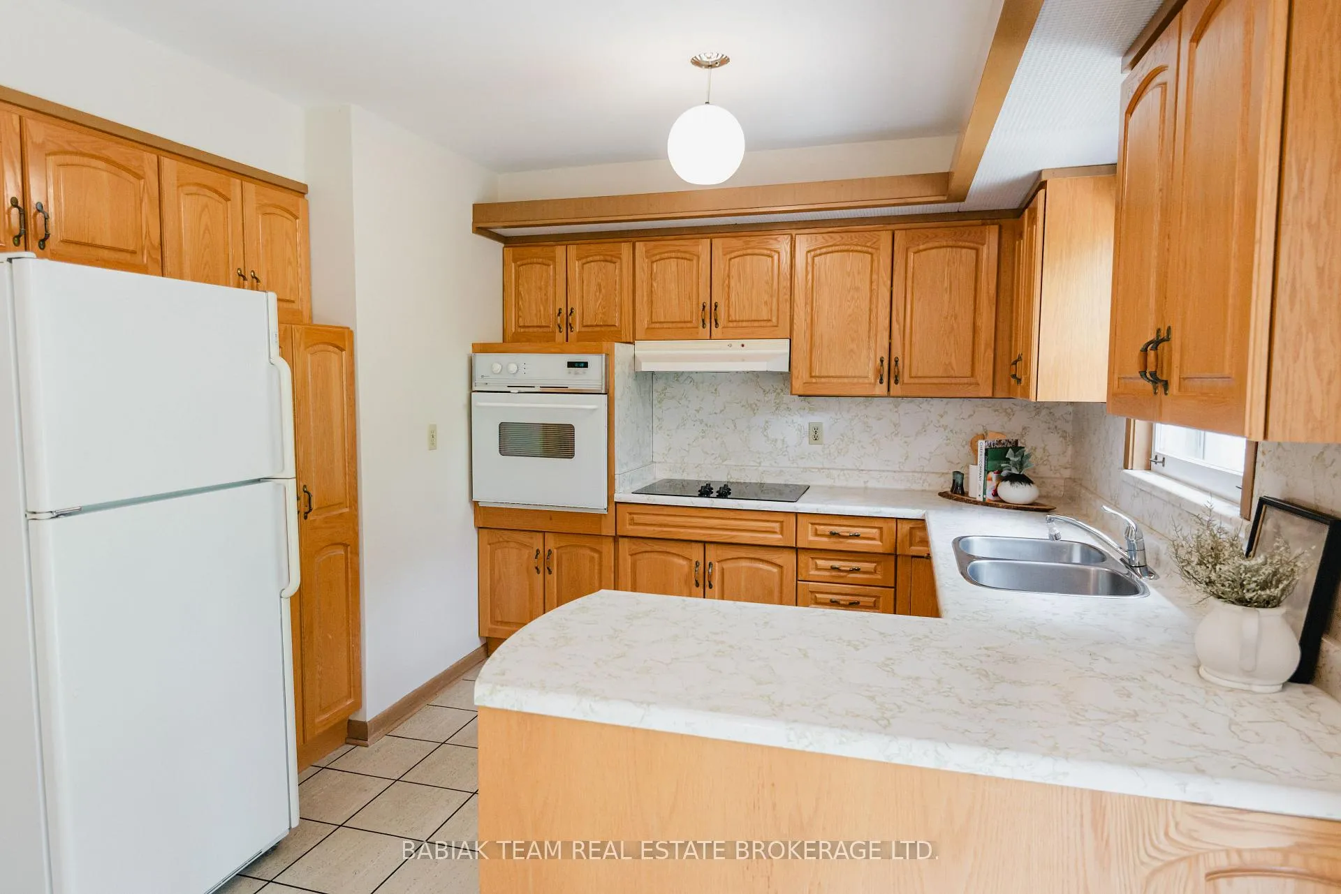 Photo 13 of 7 Innisfree Court, Toronto, High Park-Swansea — HOMEH