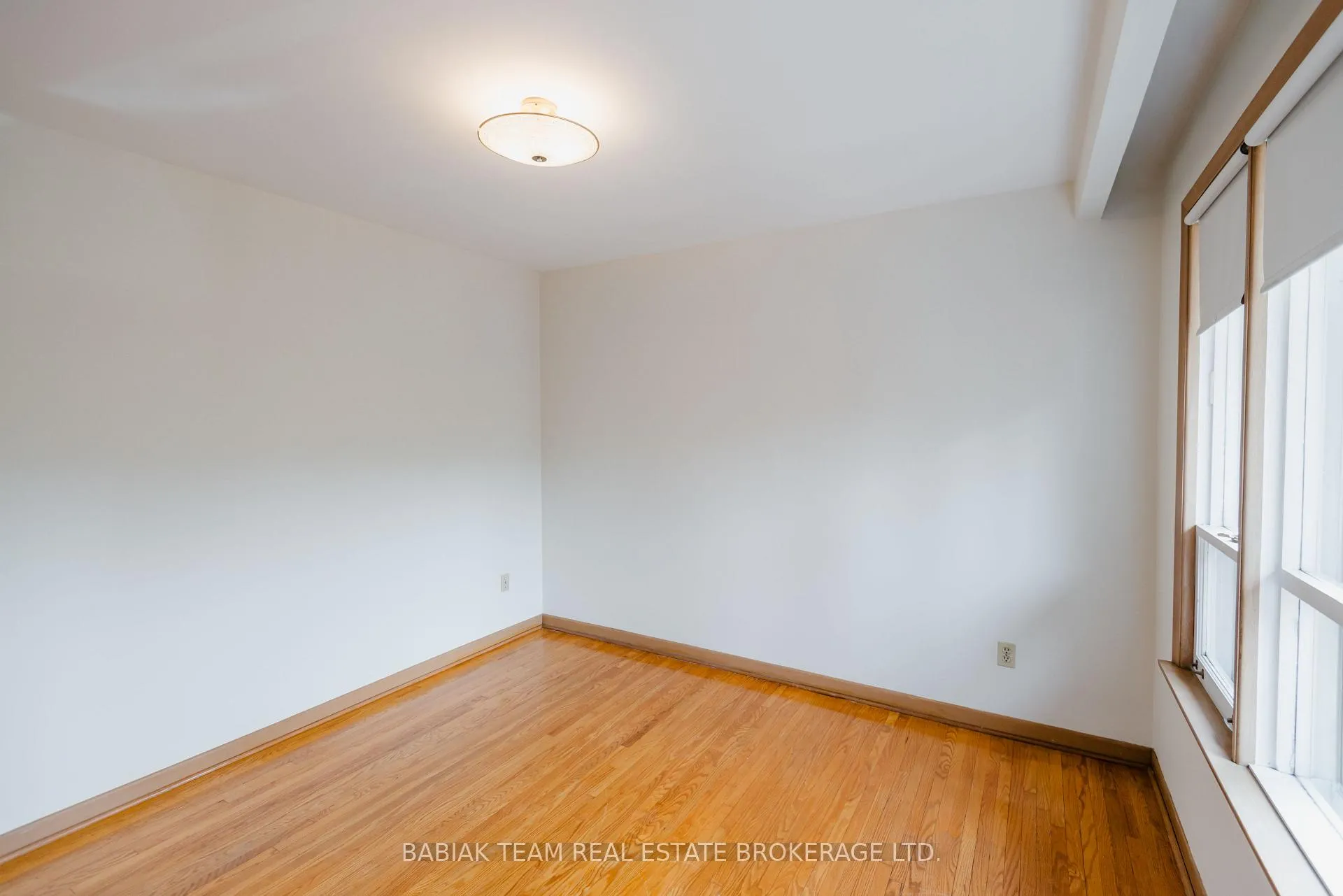 Photo 20 of 7 Innisfree Court, Toronto, High Park-Swansea — HOMEH