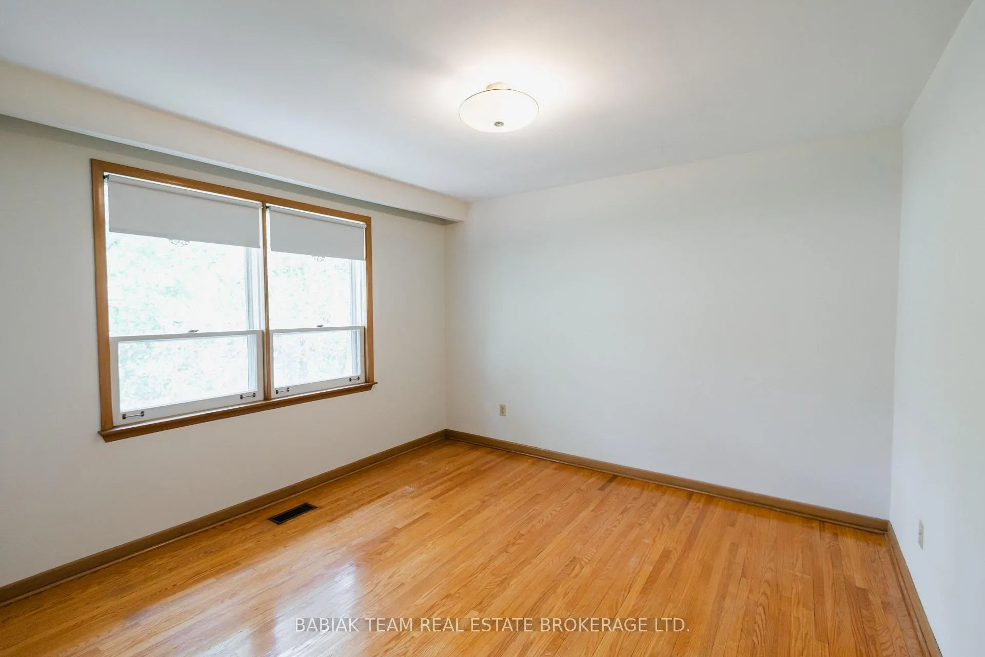Photo 24 of 7 Innisfree Court, Toronto, High Park-Swansea — HOMEH