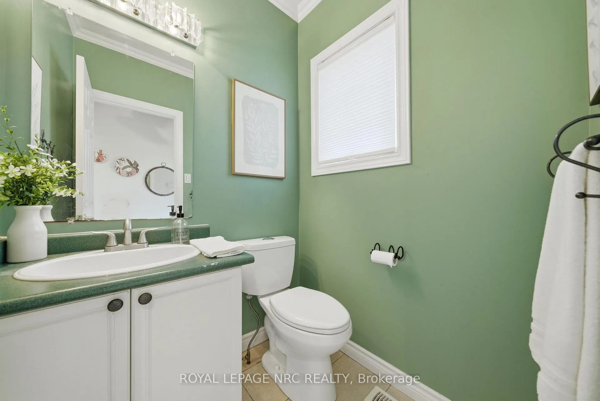 Photo 4 of 11 Tomahawk Drive, Grimsby, Grimsby East — HOMEH