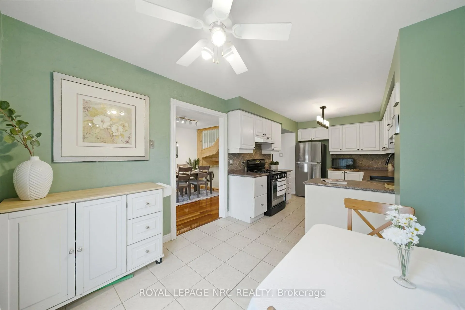 Photo 7 of 11 Tomahawk Drive, Grimsby, Grimsby East — HOMEH