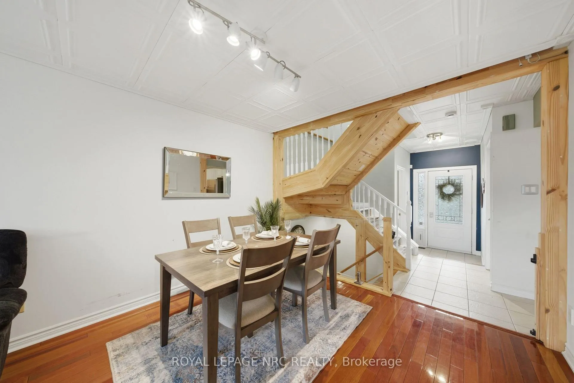 Photo 10 of 11 Tomahawk Drive, Grimsby, Grimsby East — HOMEH