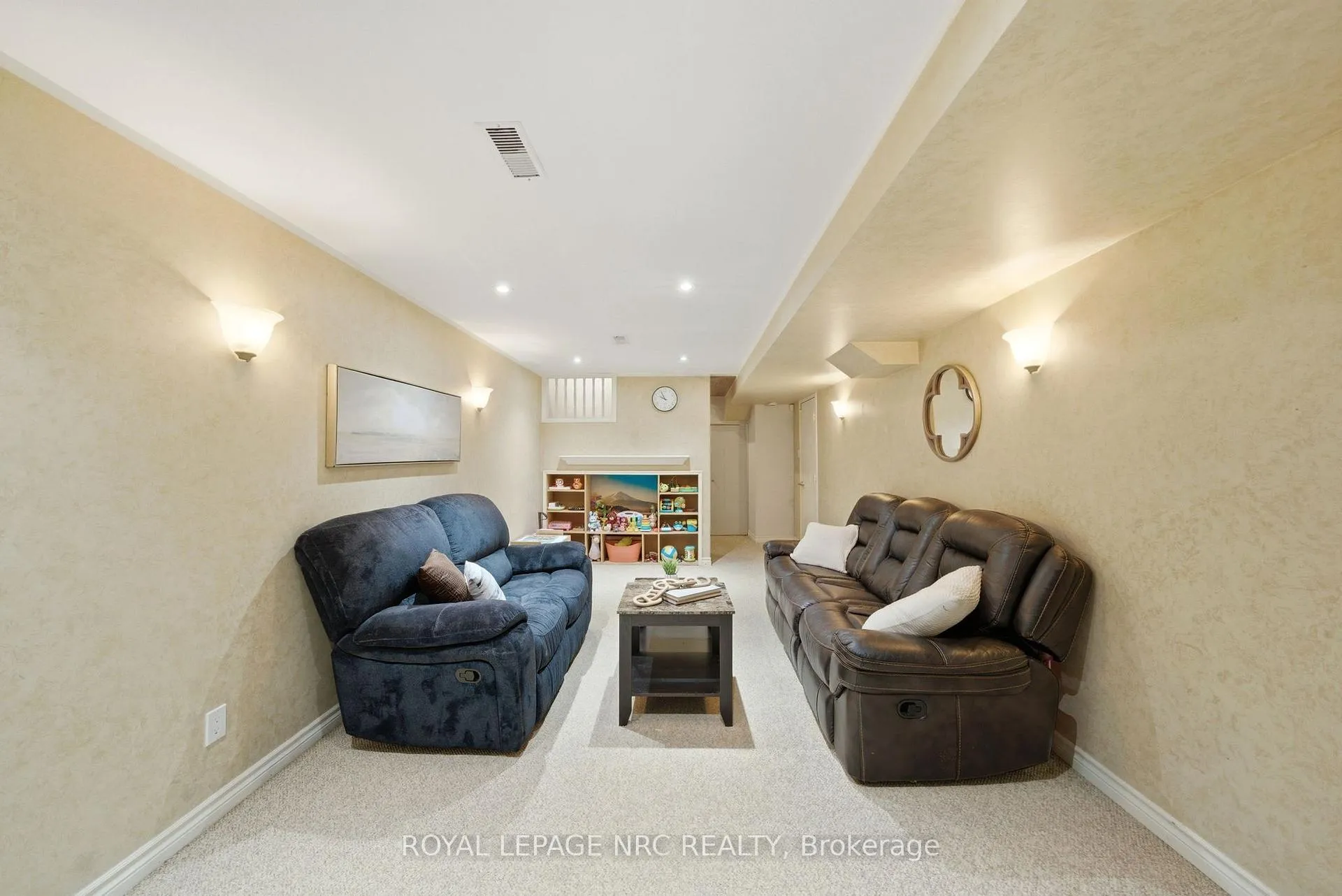 Photo 23 of 11 Tomahawk Drive, Grimsby, Grimsby East — HOMEH