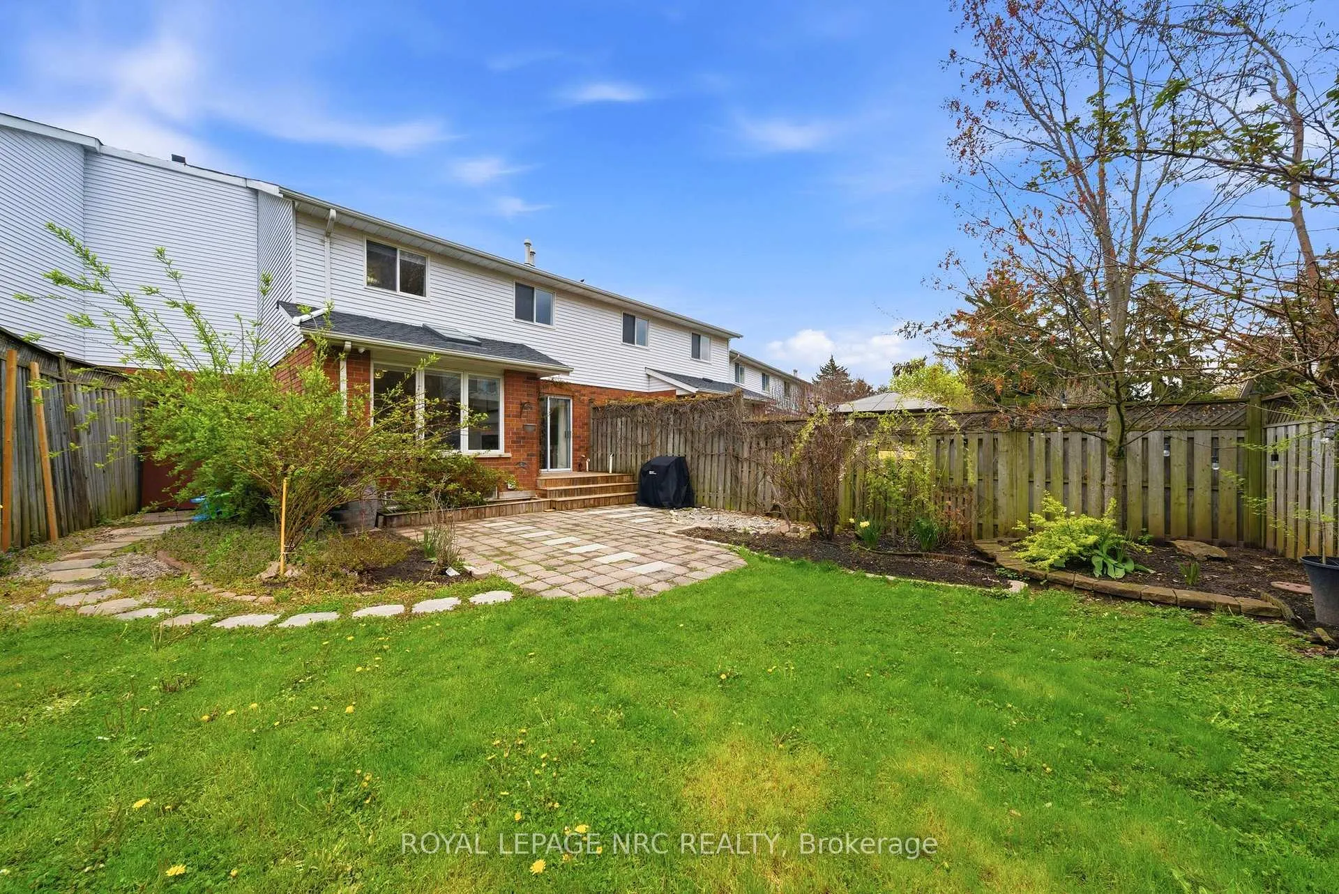 Photo 28 of 11 Tomahawk Drive, Grimsby, Grimsby East — HOMEH