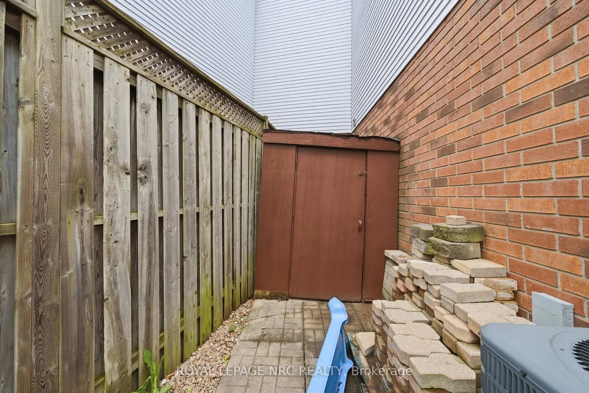Photo 29 of 11 Tomahawk Drive, Grimsby, Grimsby East — HOMEH