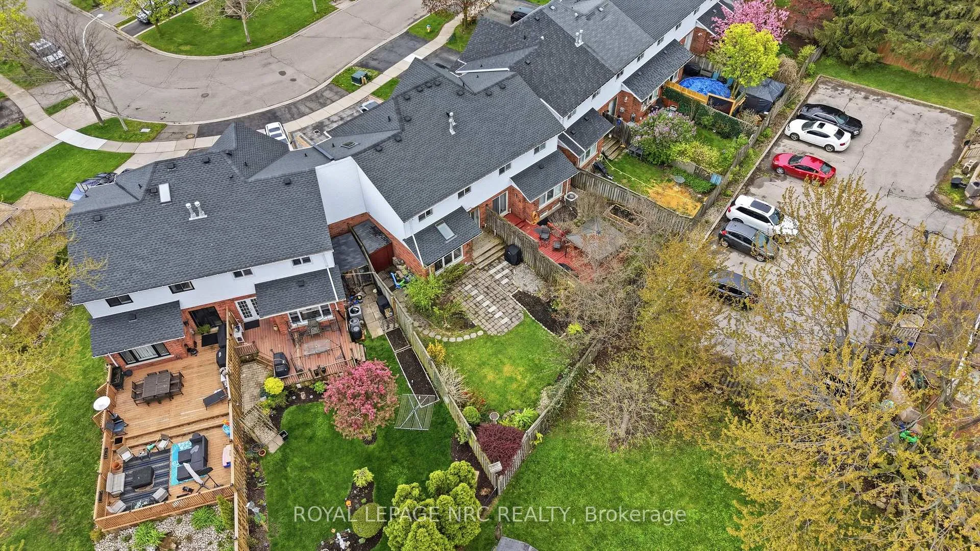 Photo 34 of 11 Tomahawk Drive, Grimsby, Grimsby East — HOMEH