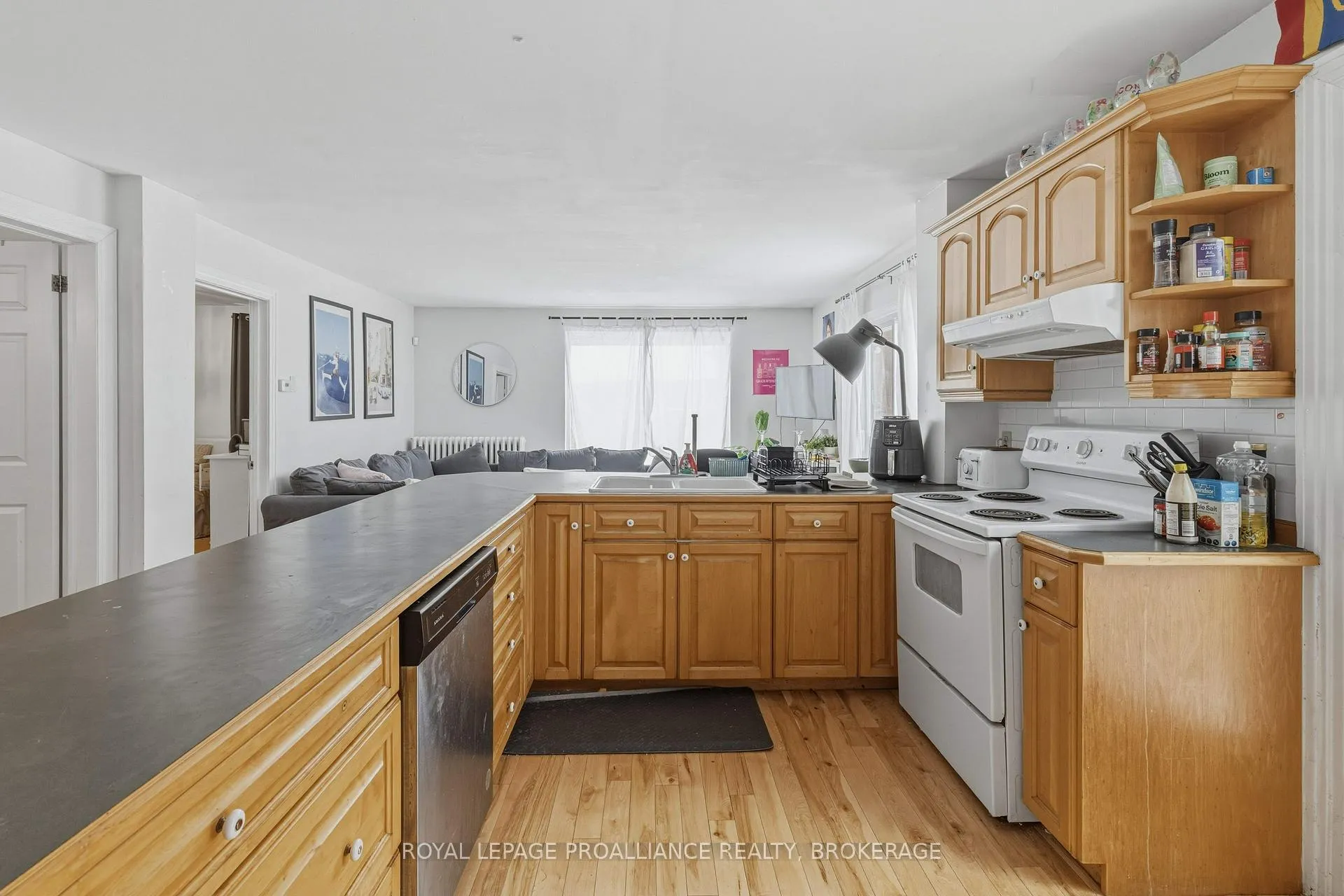 Photo 9 of 279 Frontenac Street, Kingston, Central City East — HOMEH