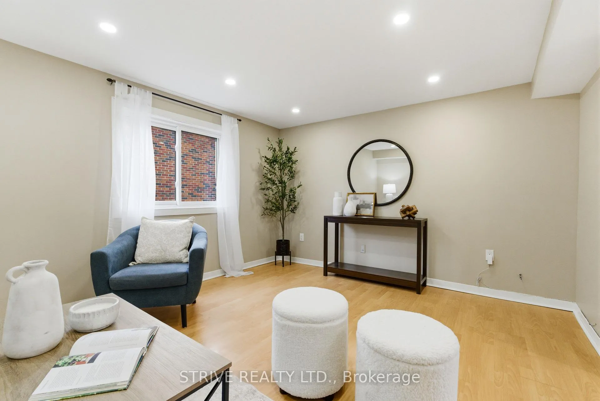 Photo 6 of 284 College Avenue, Oshawa, Vanier — HOMEH