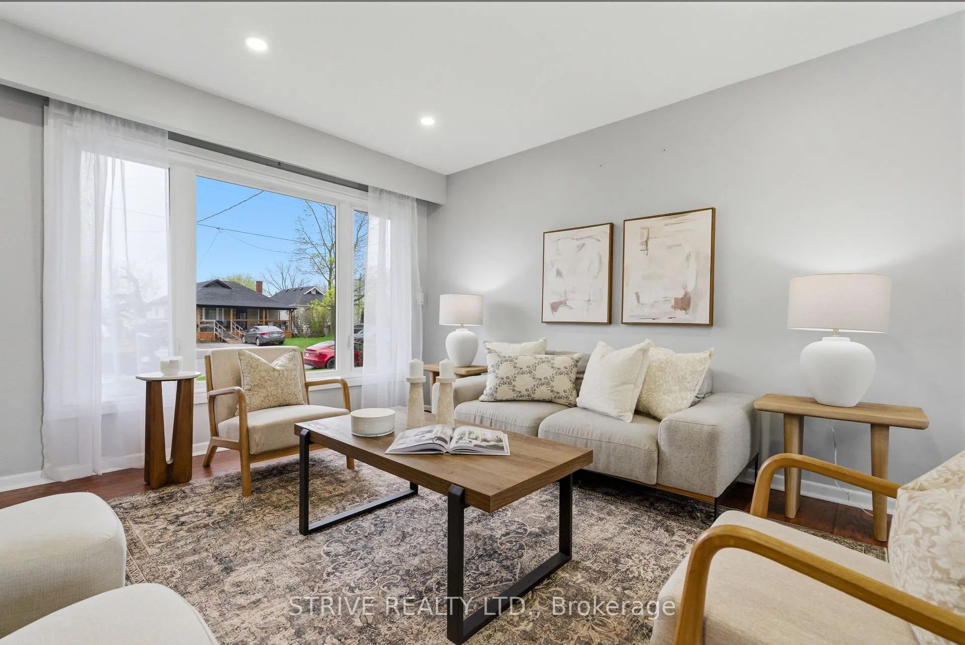 Photo 10 of 284 College Avenue, Oshawa, Vanier — HOMEH