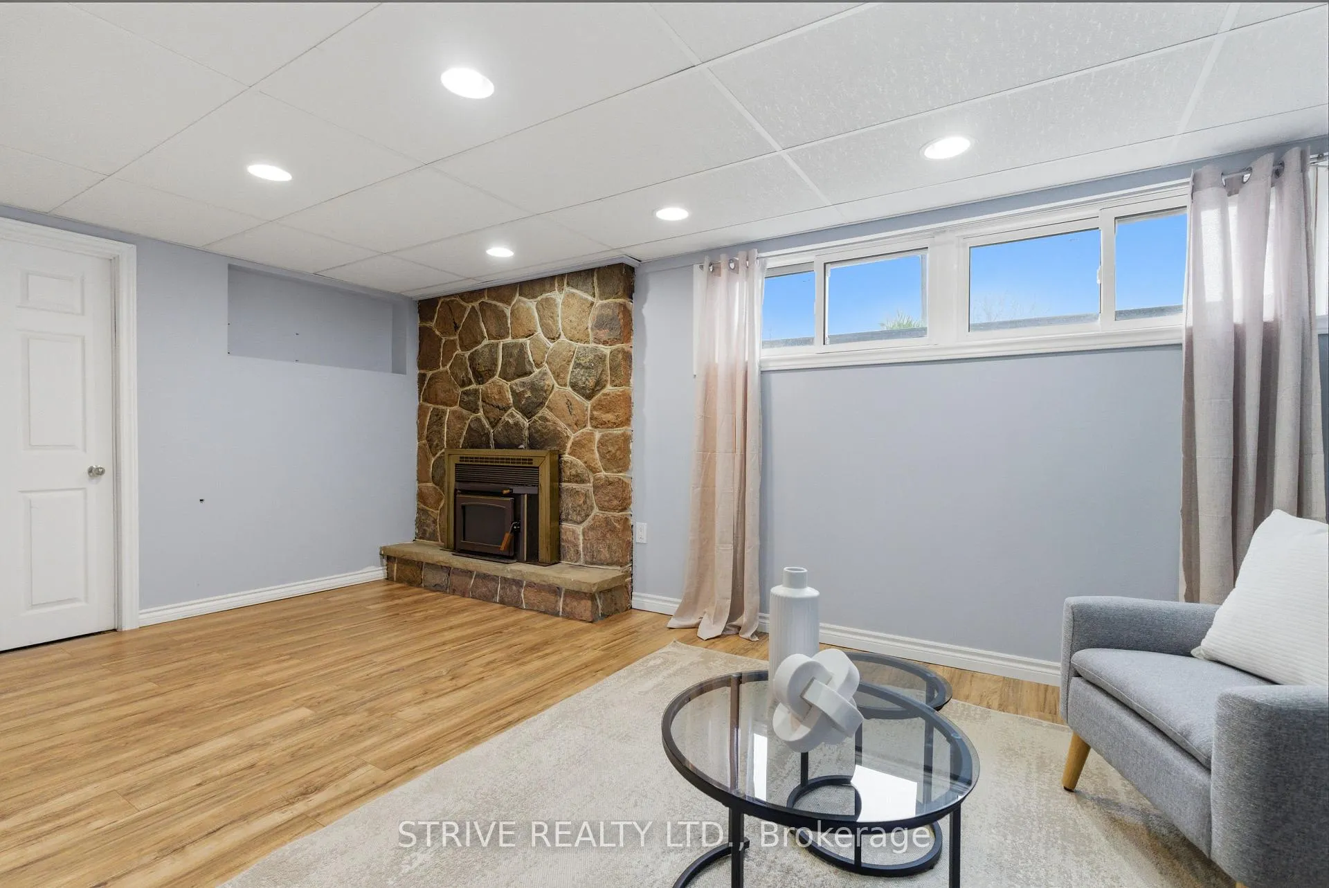 Photo 32 of 284 College Avenue, Oshawa, Vanier — HOMEH