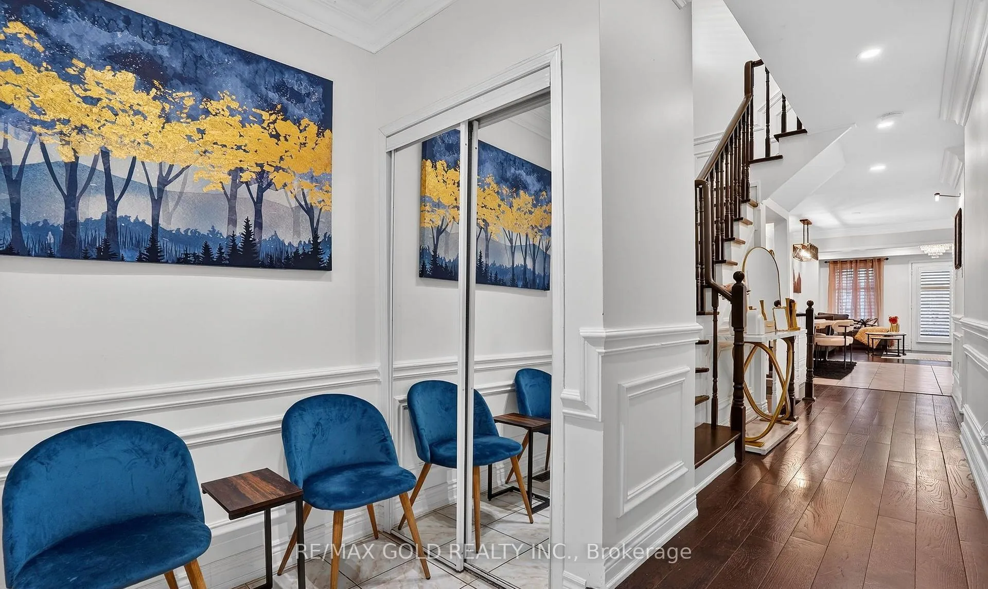 Photo 8 of 109 Crystal Glen Crescent, Brampton, Credit Valley — HOMEH