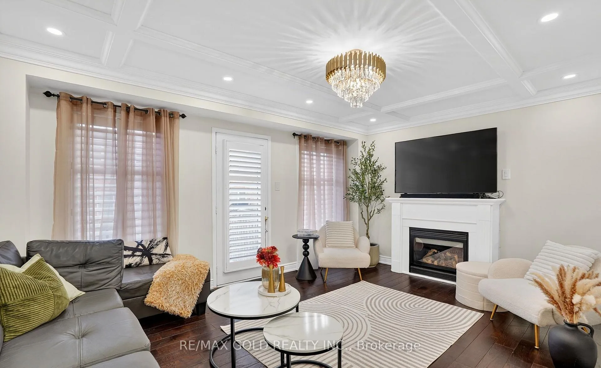 Photo 13 of 109 Crystal Glen Crescent, Brampton, Credit Valley — HOMEH