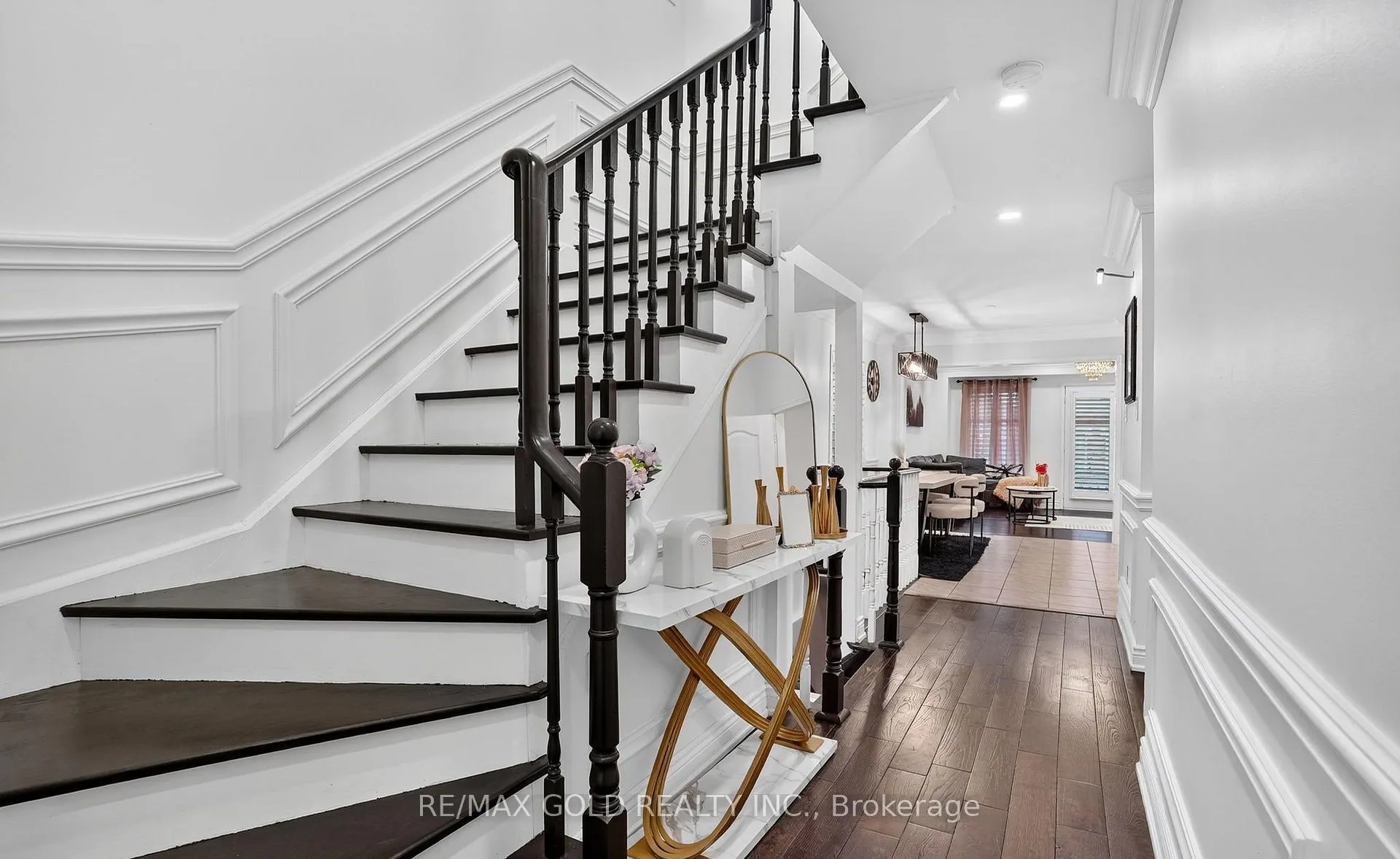 Photo 15 of 109 Crystal Glen Crescent, Brampton, Credit Valley — HOMEH
