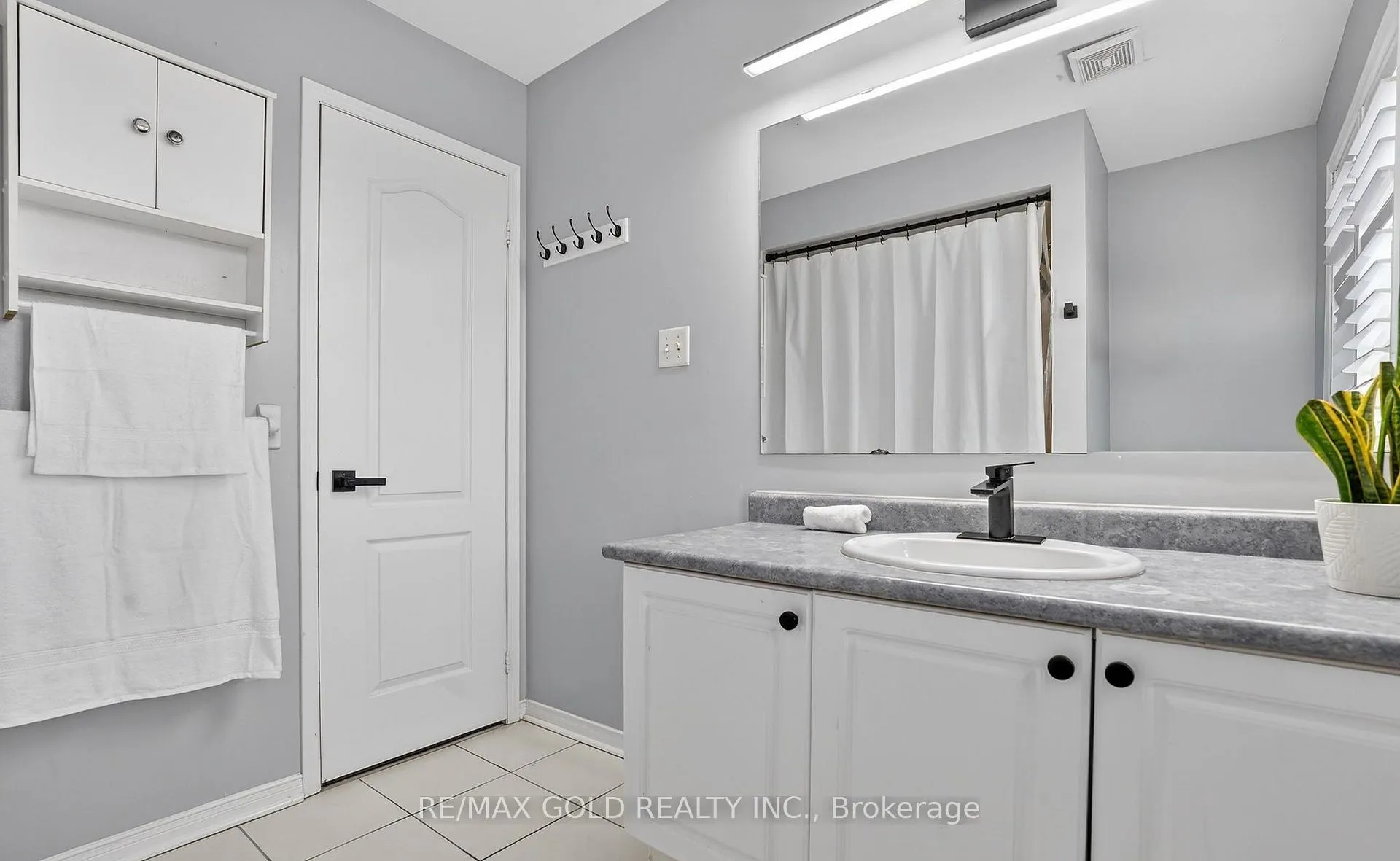 Photo 20 of 109 Crystal Glen Crescent, Brampton, Credit Valley — HOMEH