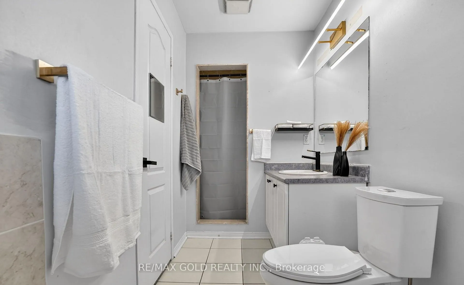 Photo 25 of 109 Crystal Glen Crescent, Brampton, Credit Valley — HOMEH