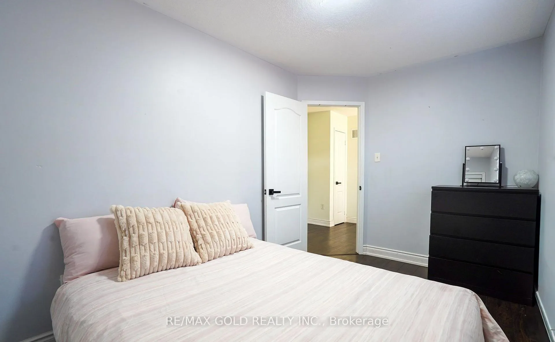 Photo 29 of 109 Crystal Glen Crescent, Brampton, Credit Valley — HOMEH