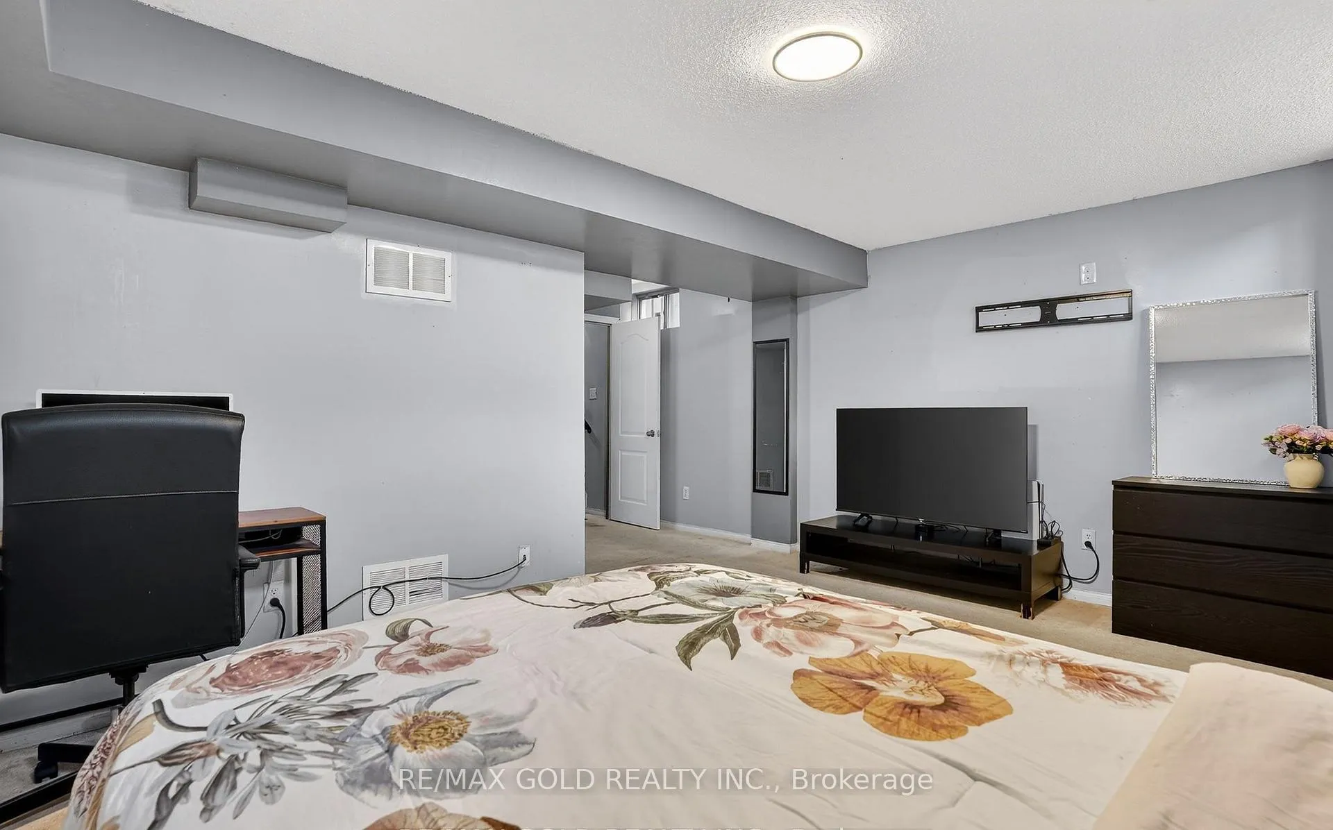 Photo 37 of 109 Crystal Glen Crescent, Brampton, Credit Valley — HOMEH