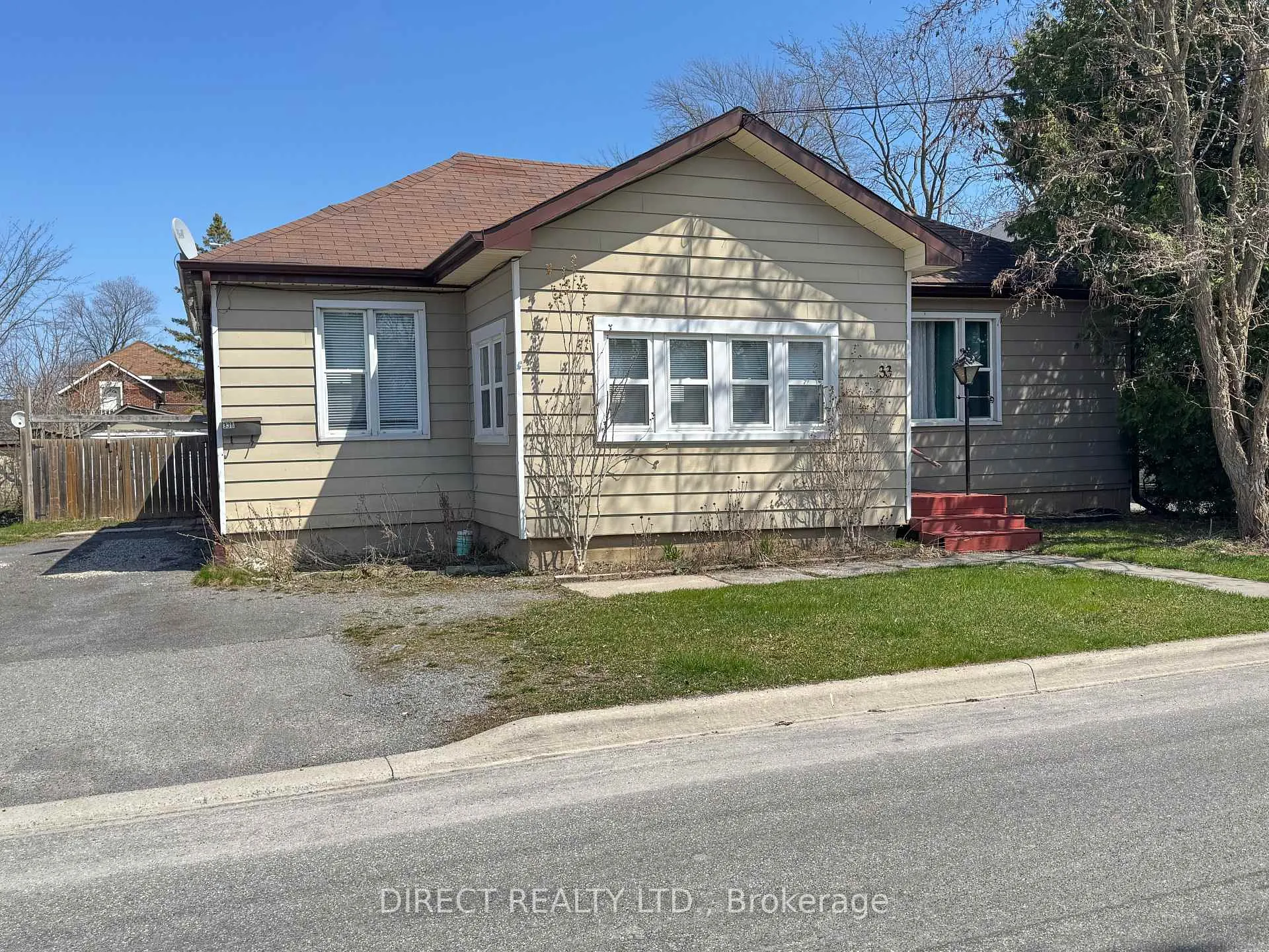 Photo 5 of 33 Sinclair Street, Belleville, Belleville Ward — HOMEH