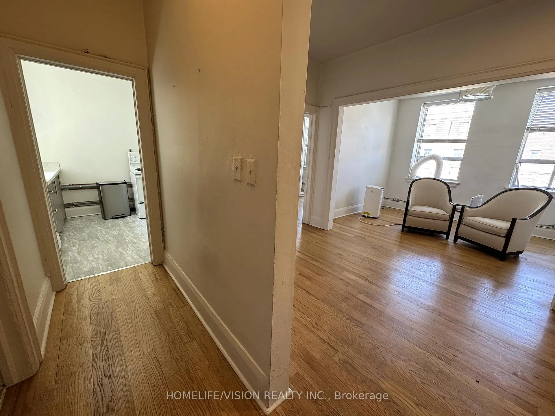 Photo 4 of Unit Apt #1, 555 Danforth Avenue, Toronto, North Riverdale — HOMEH