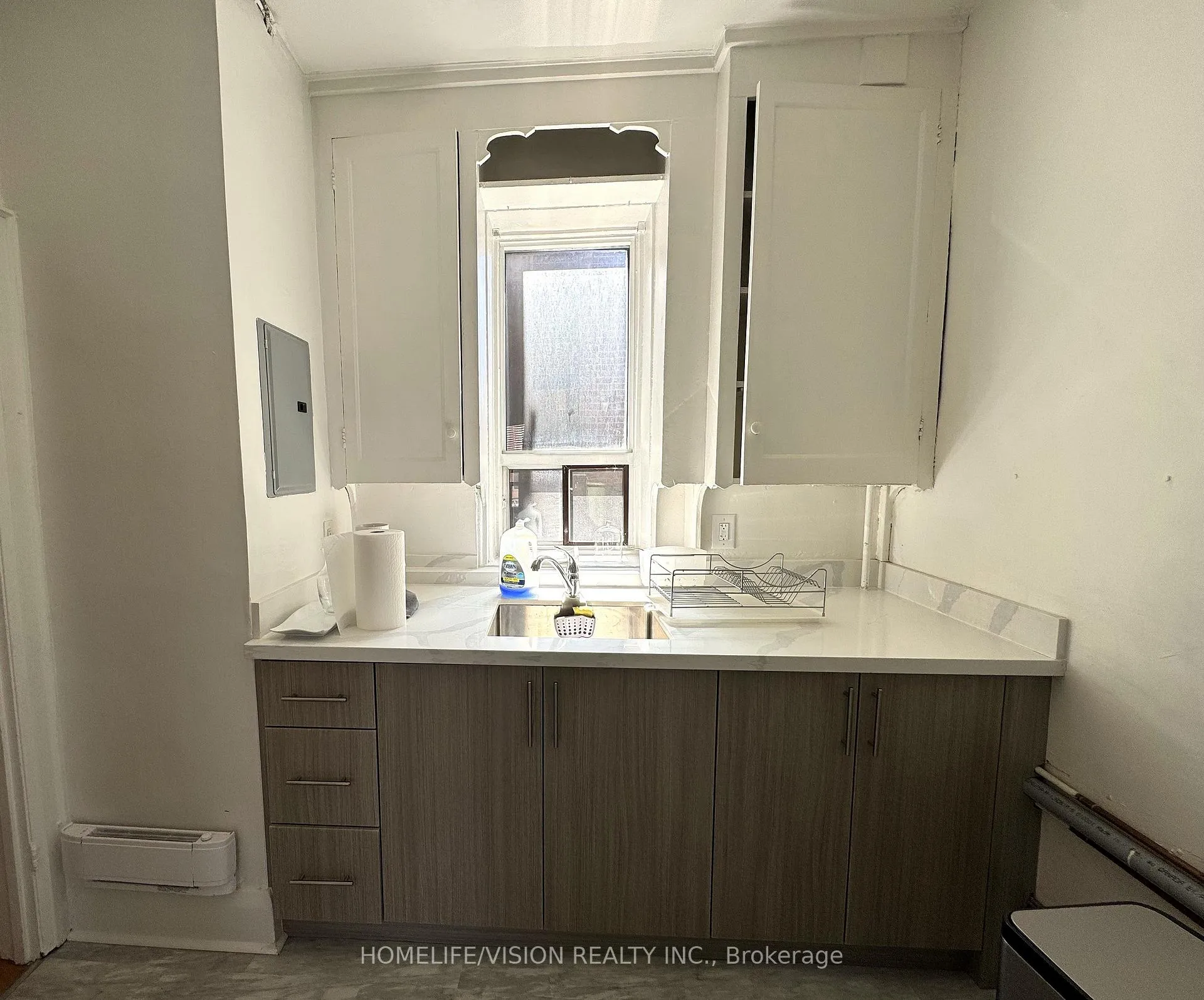 Photo 5 of Unit Apt #1, 555 Danforth Avenue, Toronto, North Riverdale — HOMEH