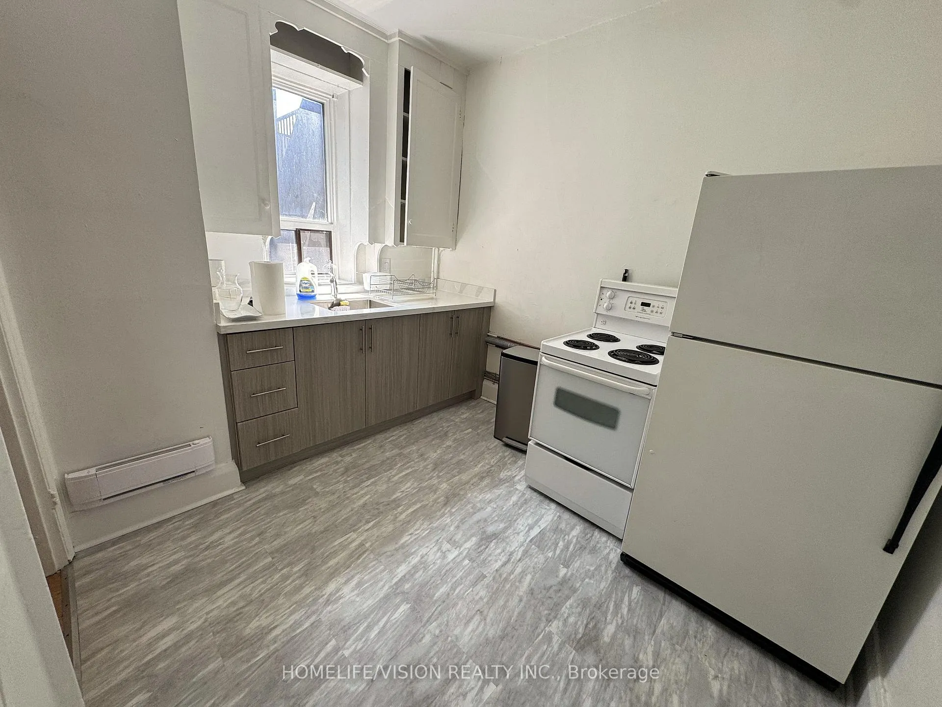 Photo 6 of Unit Apt #1, 555 Danforth Avenue, Toronto, North Riverdale — HOMEH