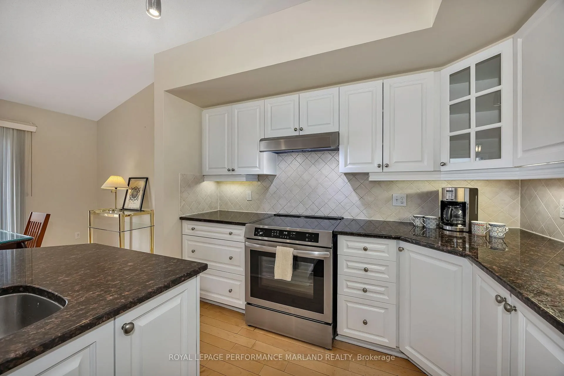 Photo 10 of 30 Yorkwood Place, Ottawa, Barrhaven - Strandherd — HOMEH