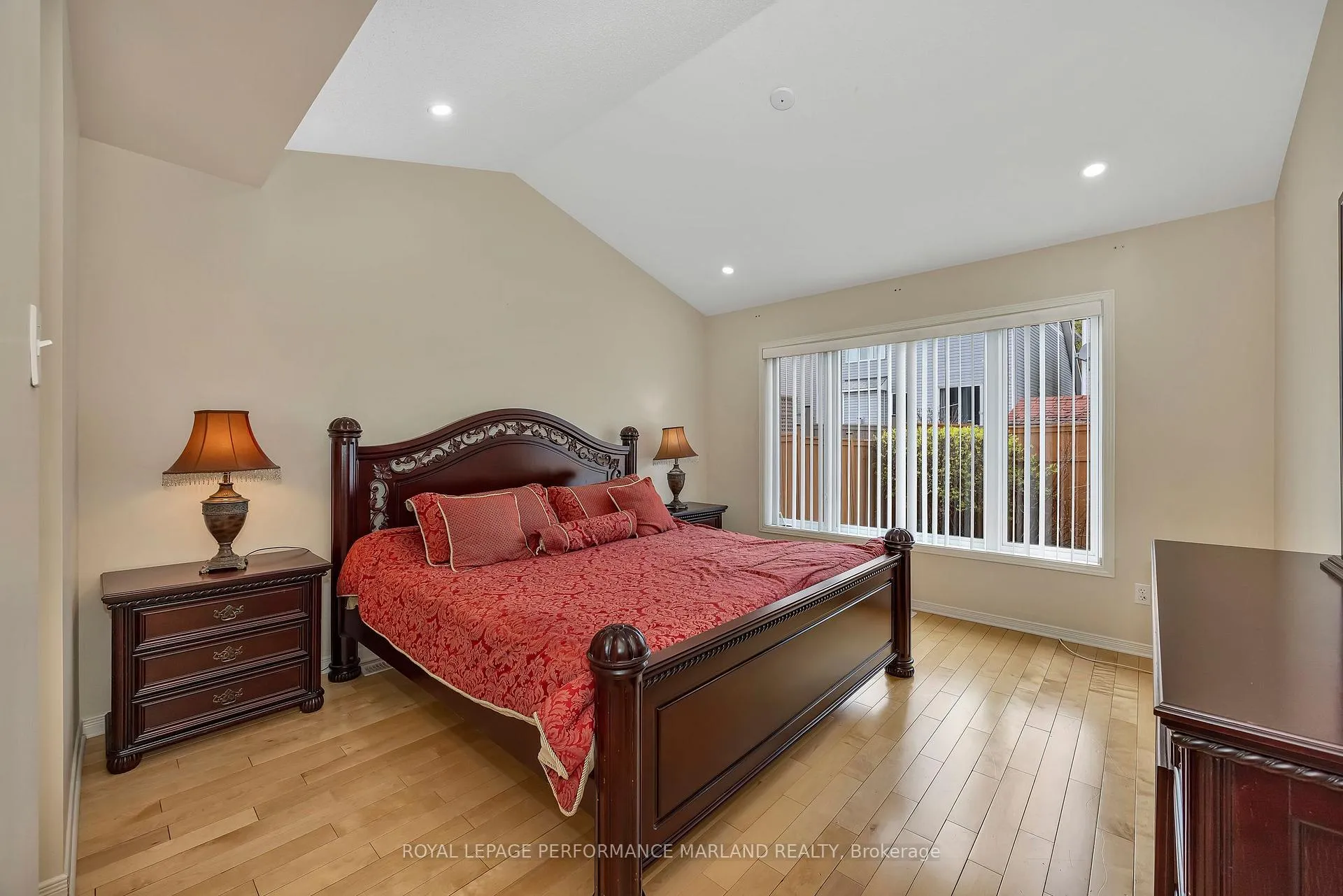 Photo 15 of 30 Yorkwood Place, Ottawa, Barrhaven - Strandherd — HOMEH