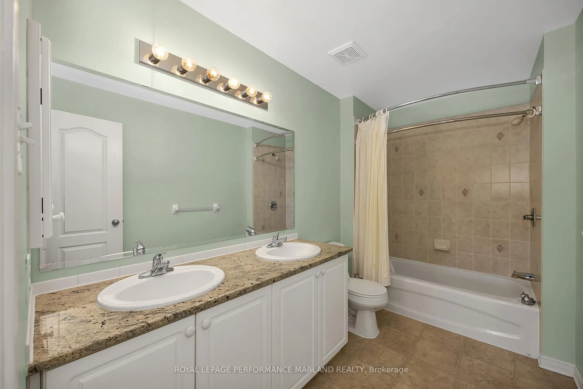 Photo 22 of 30 Yorkwood Place, Ottawa, Barrhaven - Strandherd — HOMEH