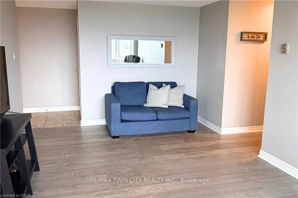 Photo 4 of Unit 1605, 35 Green Valley Drive, Kitchener, Pioneer Park — HOMEH