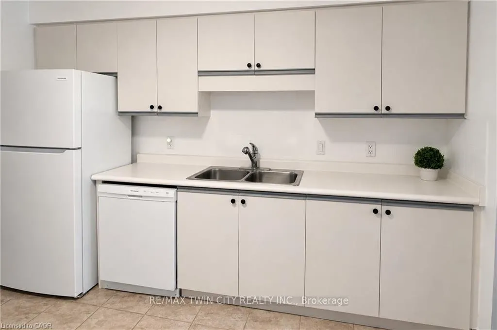 Photo 7 of Unit 1605, 35 Green Valley Drive, Kitchener, Pioneer Park — HOMEH