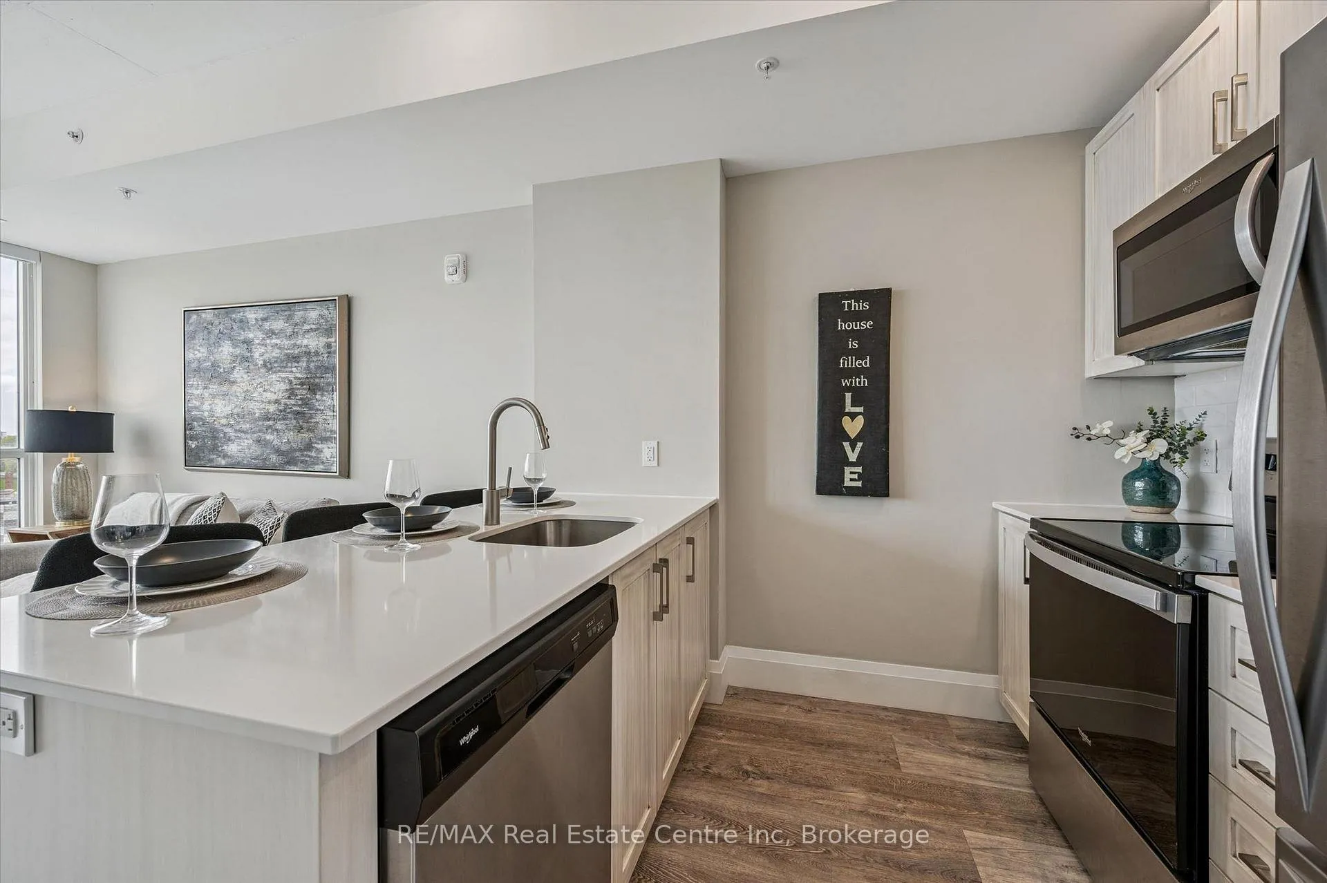 Photo 5 of Unit 1209, 108 Garment Street, Kitchener — HOMEH