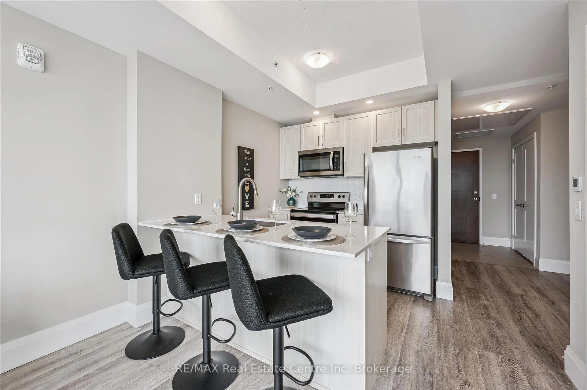 Photo 6 of Unit 1209, 108 Garment Street, Kitchener — HOMEH
