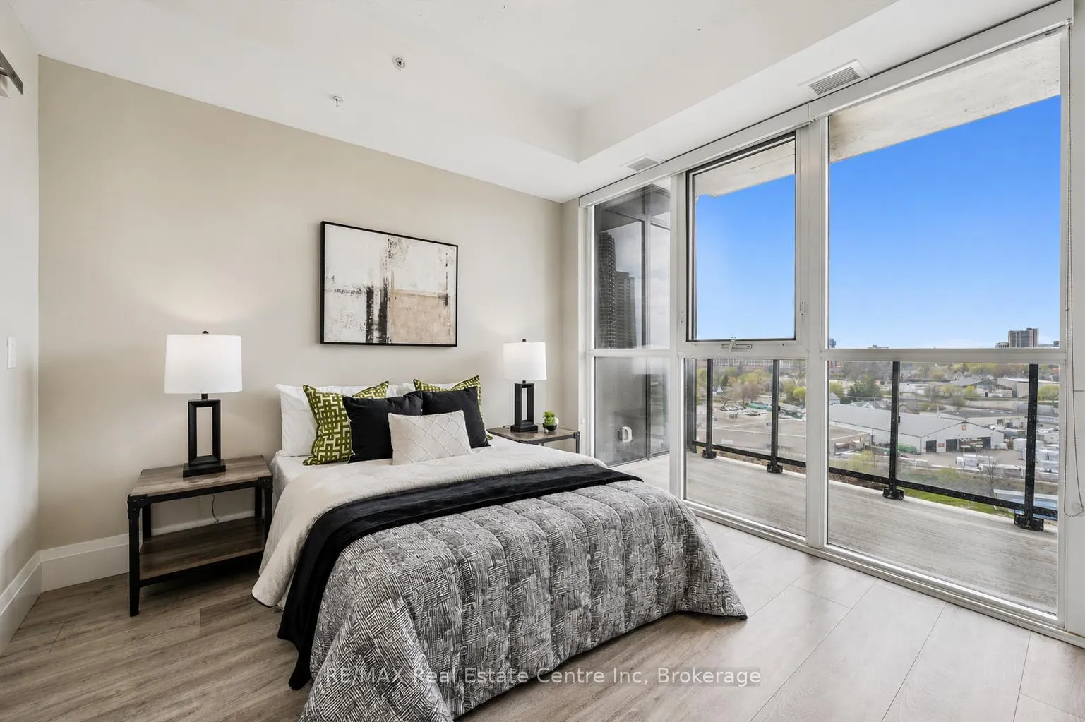 Photo 11 of Unit 1209, 108 Garment Street, Kitchener — HOMEH
