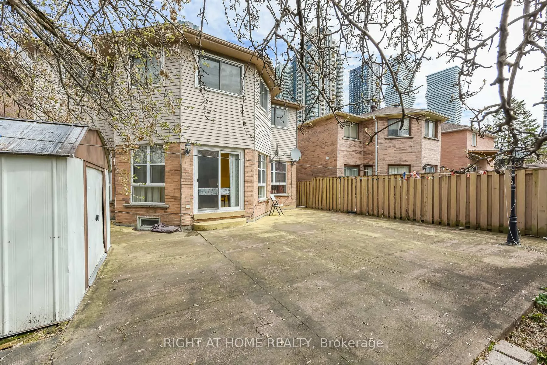 Photo 5 of 379 Wallenberg Crescent, Mississauga, Creditview — HOMEH