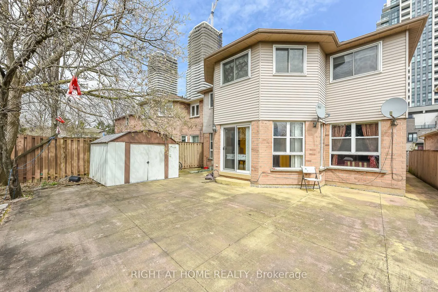 Photo 6 of 379 Wallenberg Crescent, Mississauga, Creditview — HOMEH