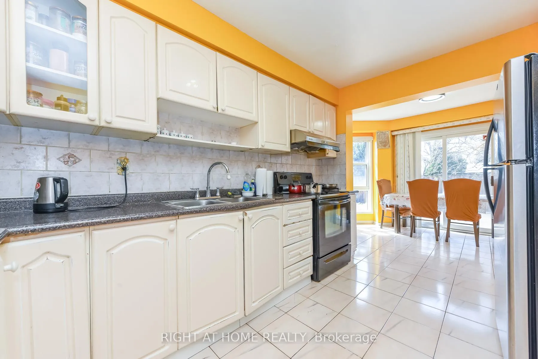Photo 17 of 379 Wallenberg Crescent, Mississauga, Creditview — HOMEH